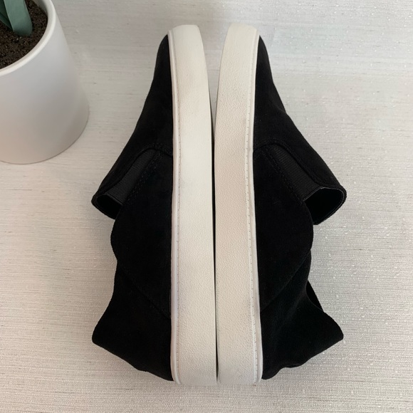 NWOT Steve Madden Fayna Black Suede Fabric Upper Slip On Sneakers Women’s - Picture 7 of 12